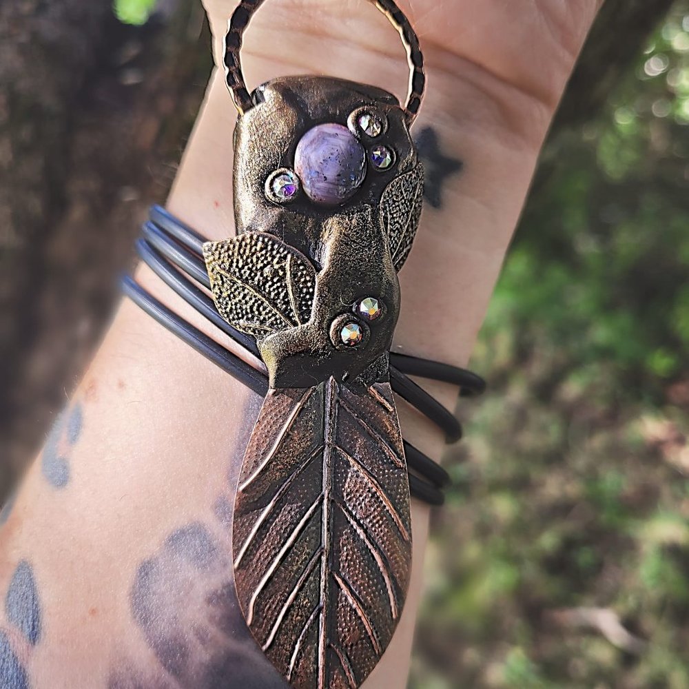 Grey moonstone leafy amulet, psychic abilities of clairvoyance - Picture 2 of 2